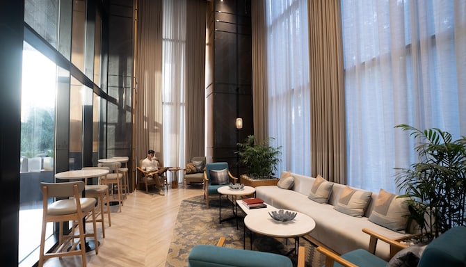 Radisson Hotel Prayagraj - Lobby Seating