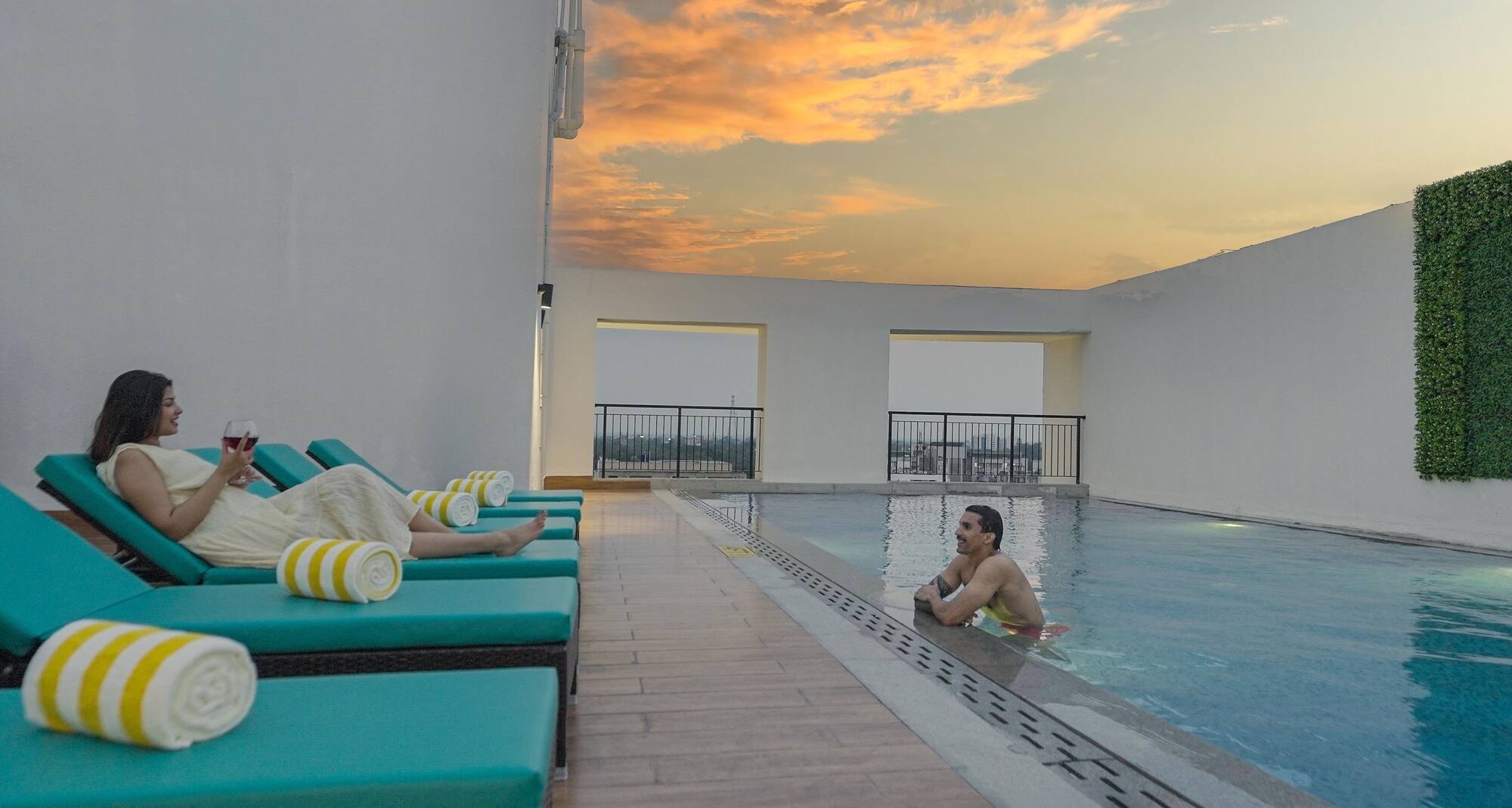 Radisson Hotel Prayagraj - Pool