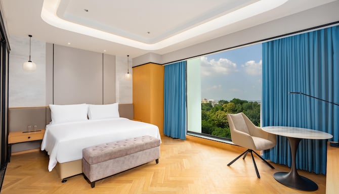 Radisson Hotel Prayagraj - Suite Bedroom