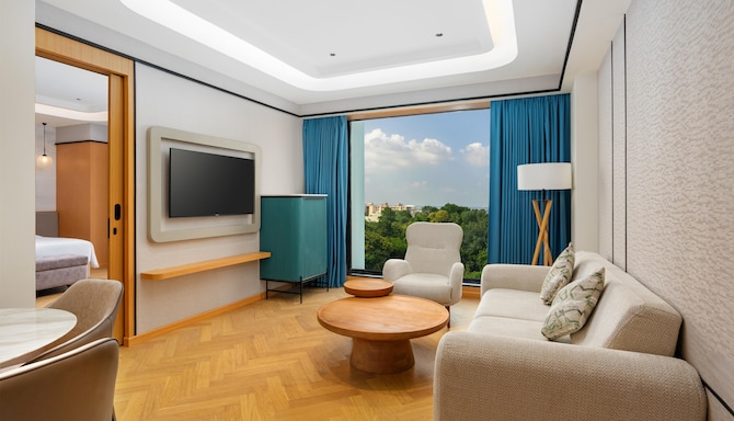Radisson Hotel Prayagraj - Suite Connection