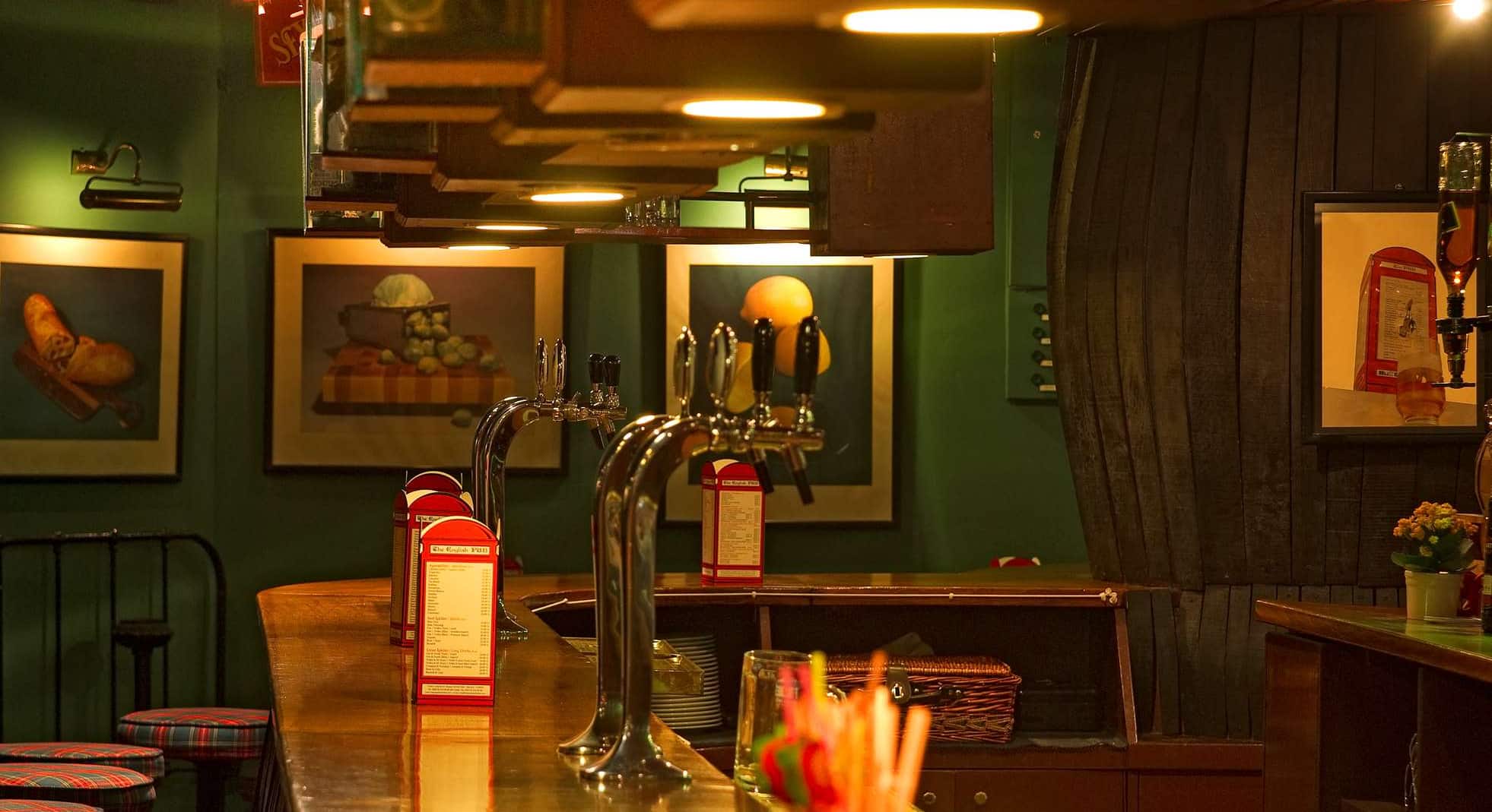 Radisson Hotel President Old Town Istanbul - English Pub