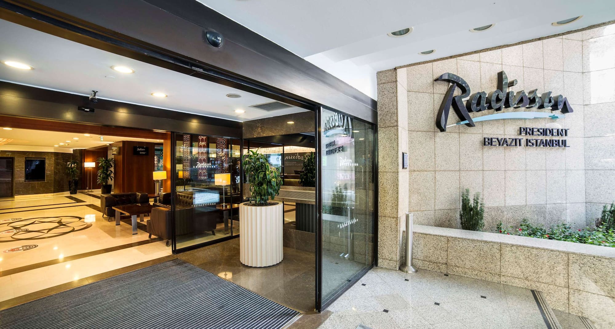 Radisson Hotel President Old Town Istanbul - Giriş