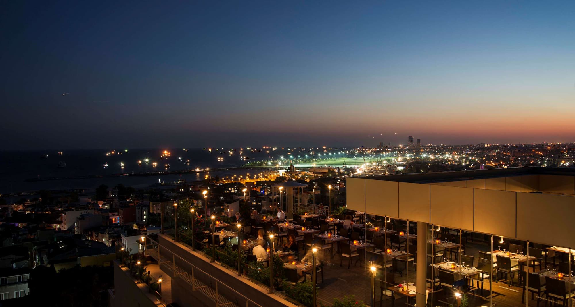 Radisson Hotel President Beyazit Istanbul - Terrace Restaurant