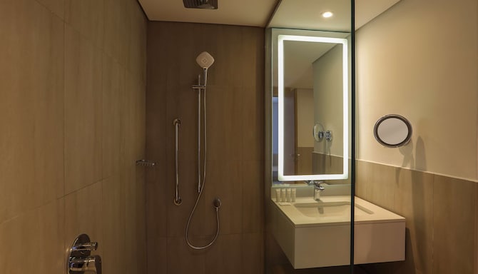 Radisson Hotel & Residence Riyadh Olaya - حمام غرفة الضيوف