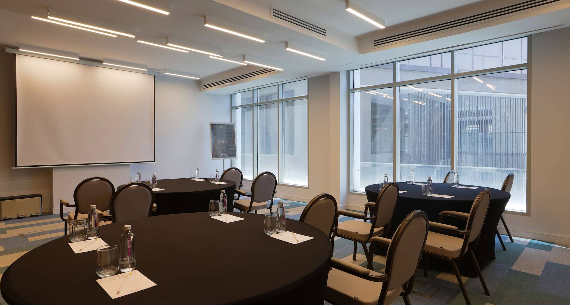 Radisson Hotel and Residence Riyadh Olaya - Liwan meeting room cabaret set-up