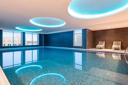 Radisson Hotel & Residence Riyadh Olaya - Indoor Pool