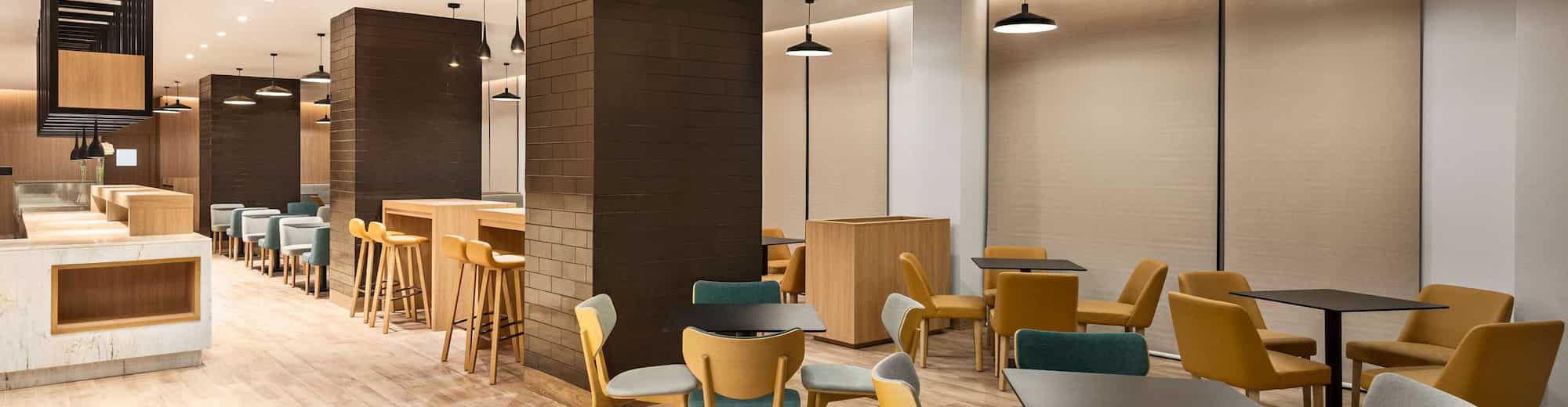 Radisson Hotel & Residence Riyadh Olaya - All Day Dining Indoor Seating