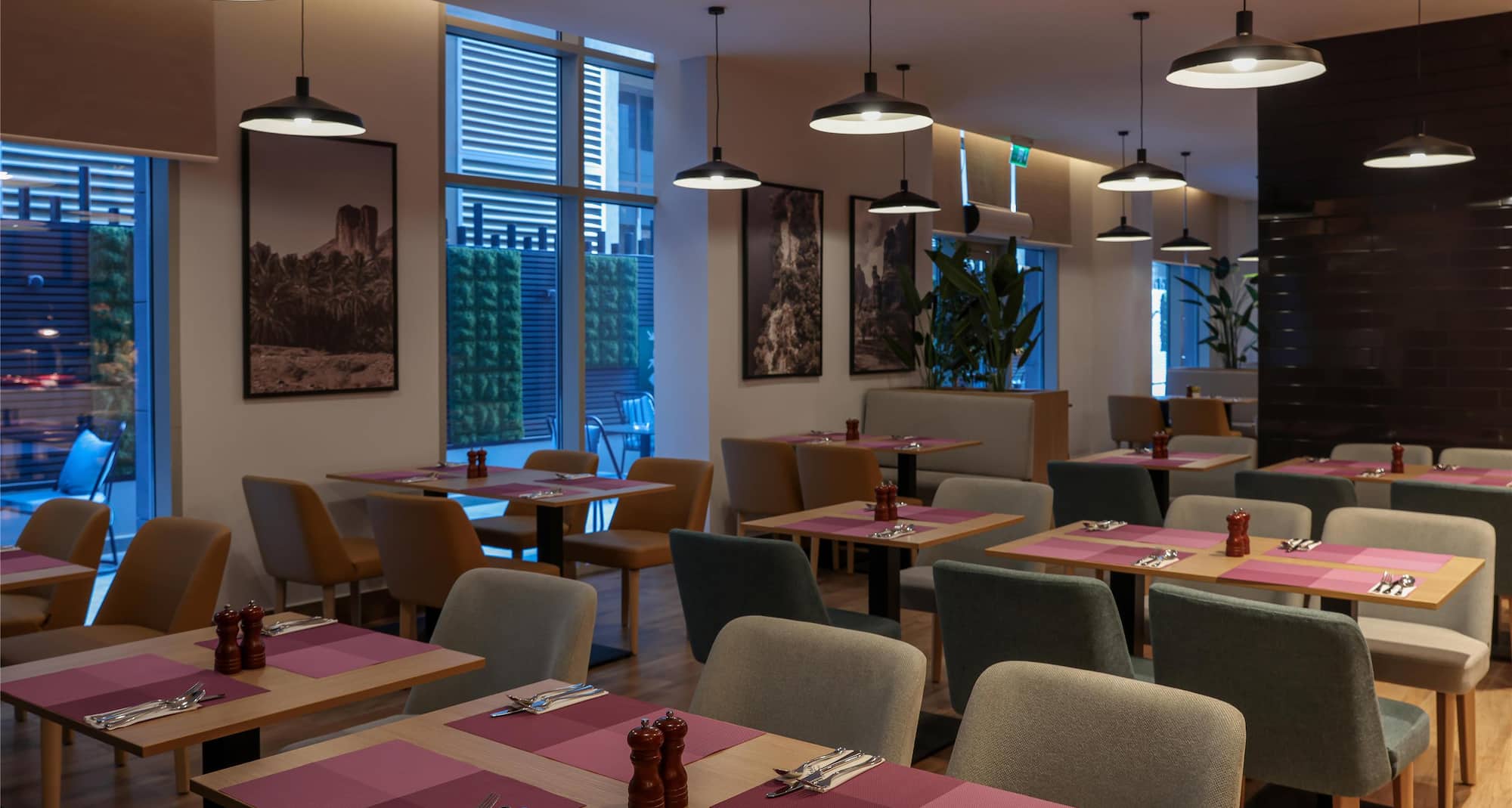 Radisson Hotel and Residence Riyadh Olaya - Restaurant