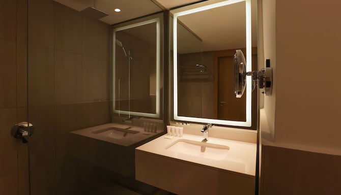 Radisson Hotel & Residence Riyadh Olaya - حمام غرفة الضيوف