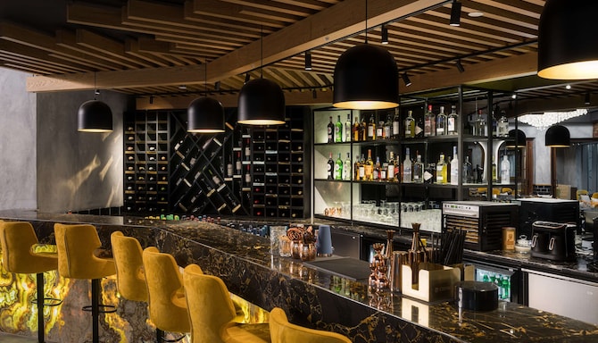 Radisson Hotel and Residences Erbil - The Bistro restaurant and bar