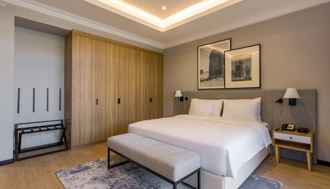 Radisson Hotel Riyadh Airport - Family Stay