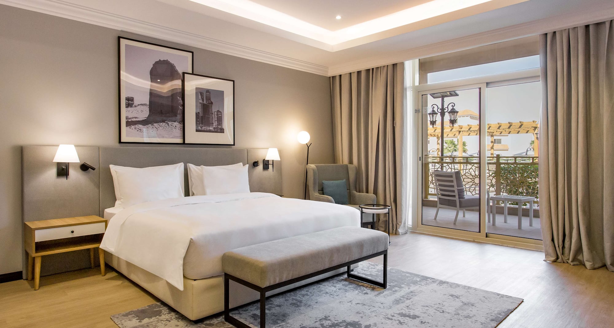 Radisson Hotel Riyadh Airport - غرفة ضيوف