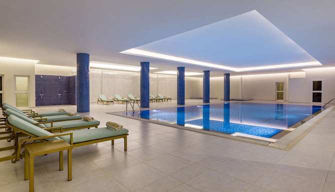 Radisson Hotel Riyadh Airport - Indoor Pool