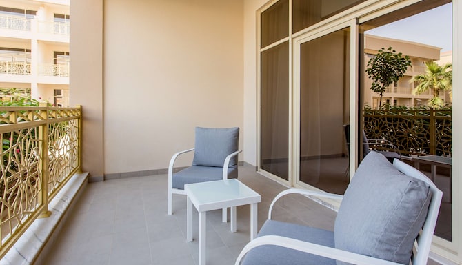 Radisson Hotel Riyadh Airport - Suite balcony