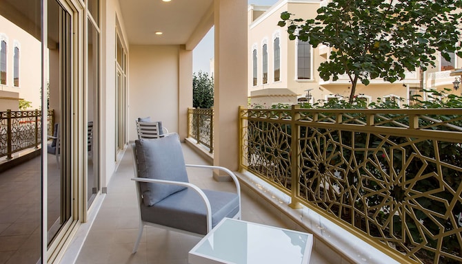 Radisson Hotel Riyadh Airport - Suite balcony