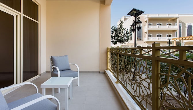 Radisson Hotel Riyadh Airport - Guest room balcony