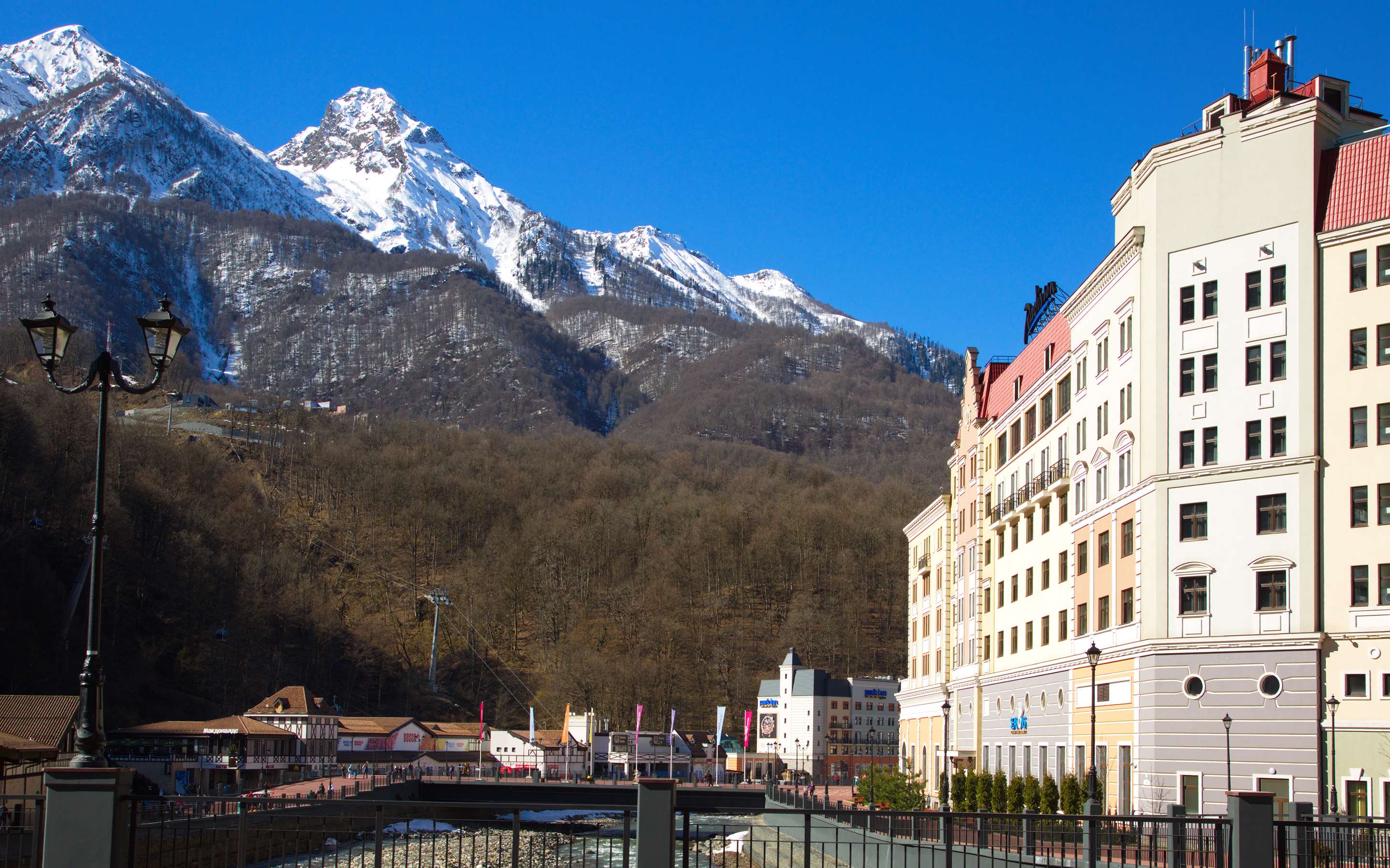 Отель на горнолыжном курорте «Роза Хутор» | Radisson Hotel, Rosa Khutor