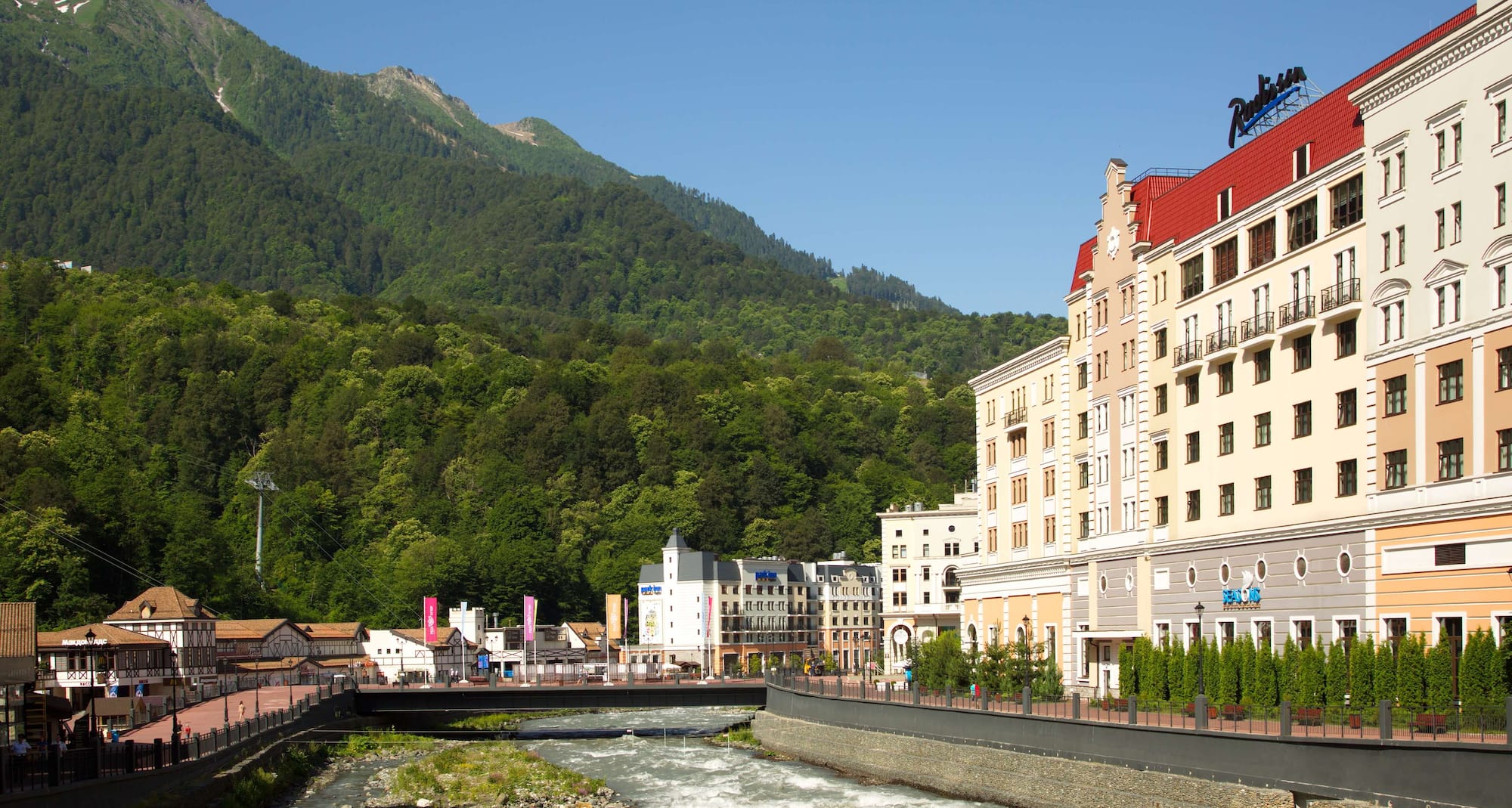 Отель на горнолыжном курорте «Роза Хутор» | Radisson Hotel, Rosa Khutor