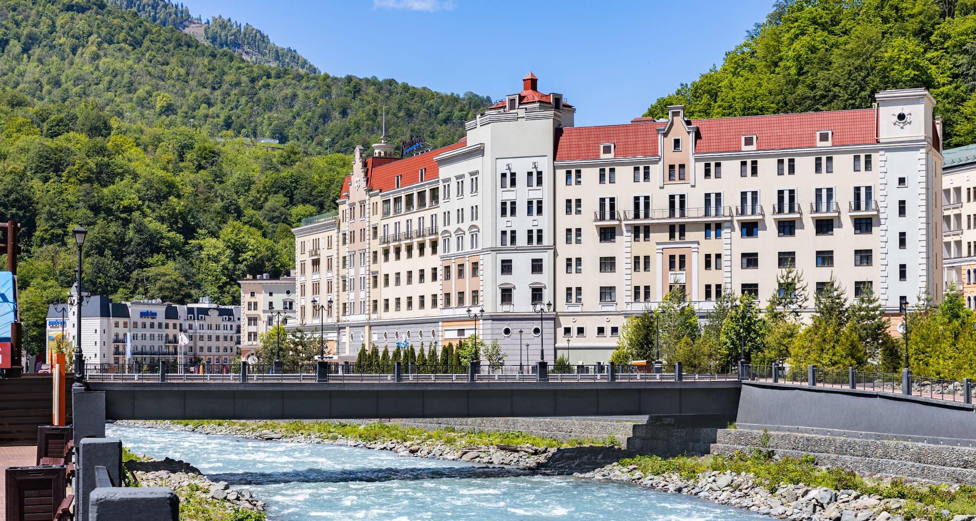 Radisson Hotel Rosa Khutor - Вид снаружи