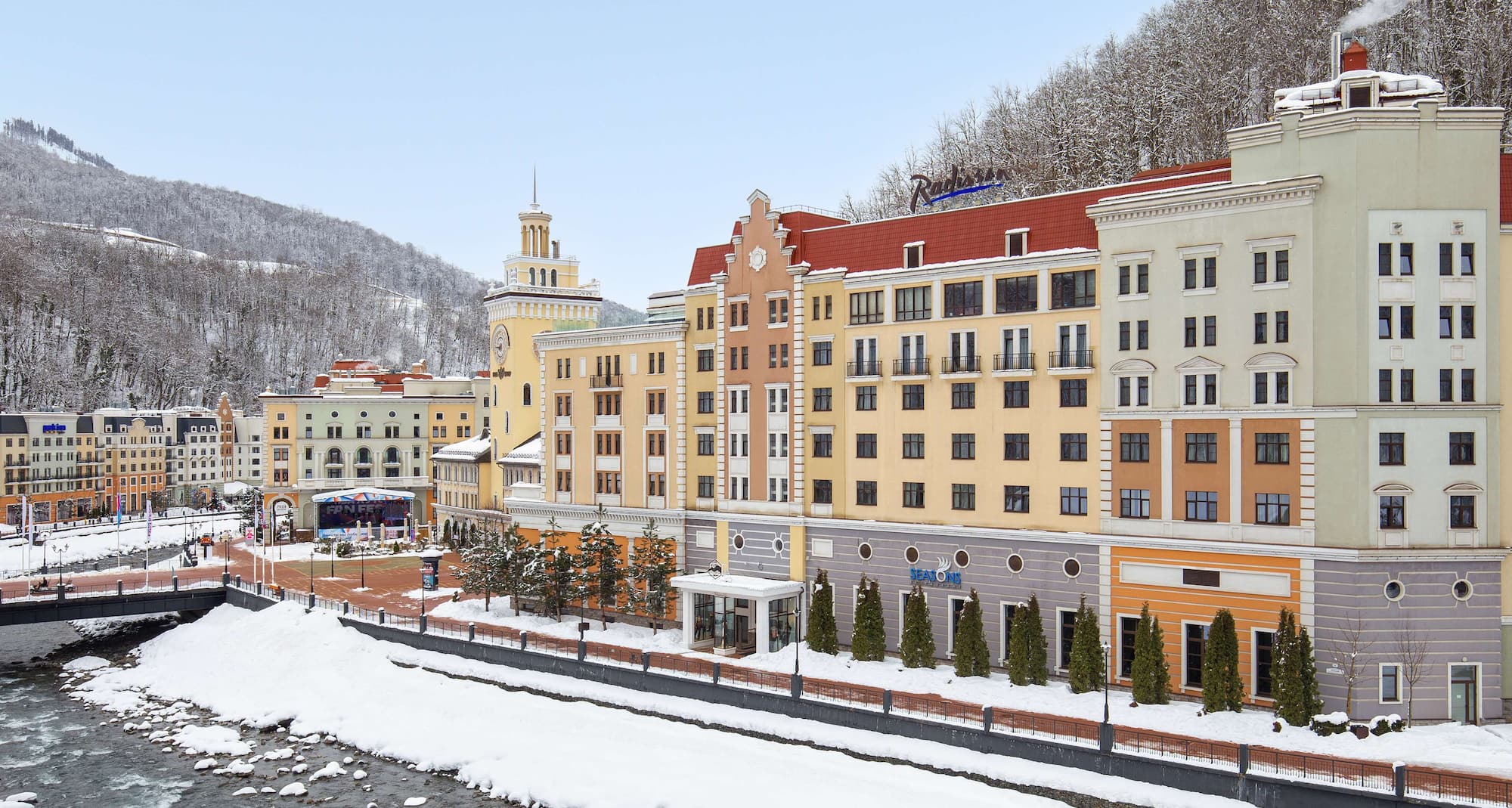 Radisson Hotel Rosa Khutor - Вид снаружи