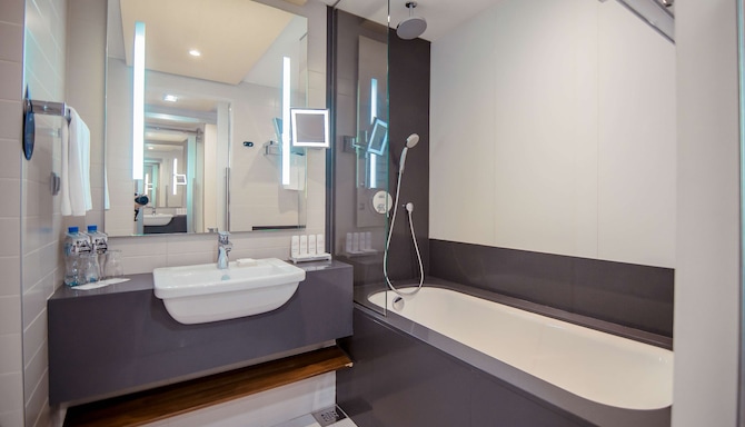 Radisson Hotel Rosa Khutor - Standard Double Room - Bathroom