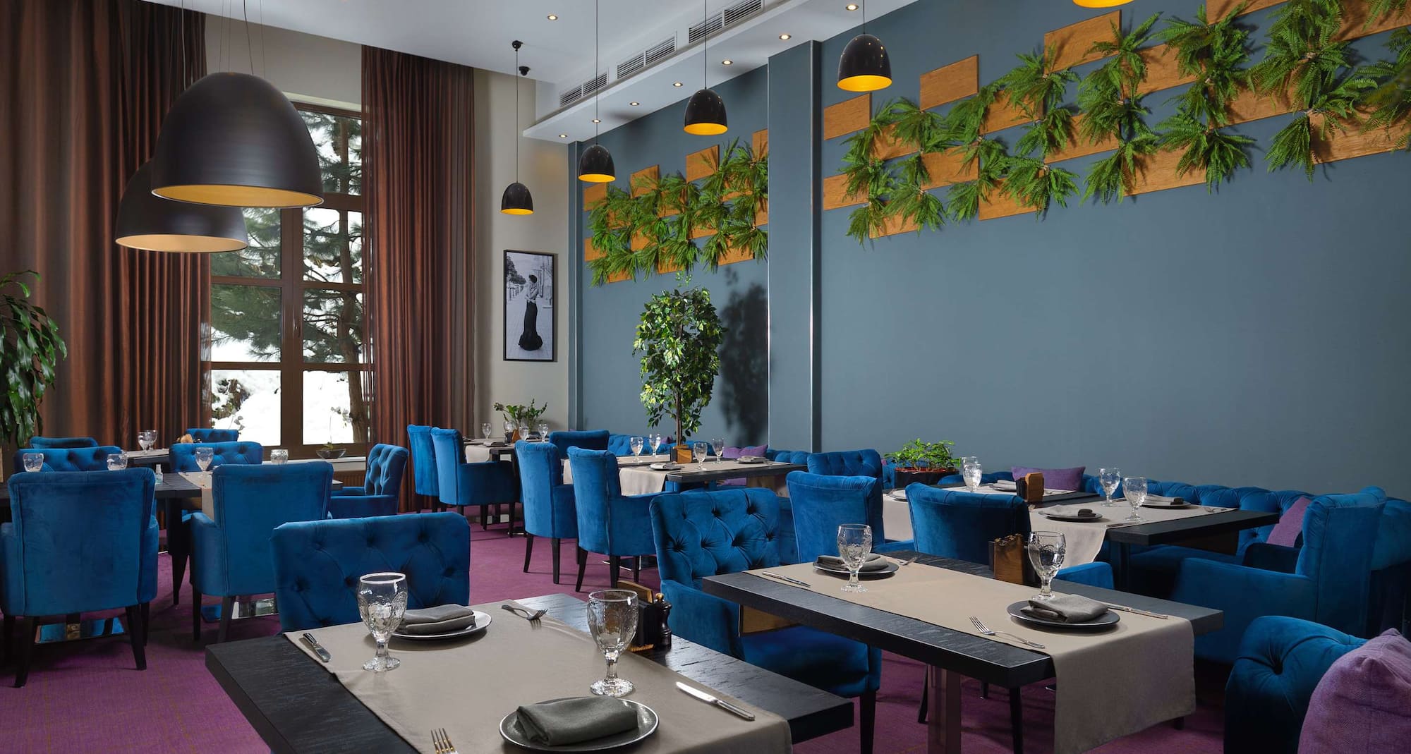 Radisson Hotel Rosa Khutor - Black Bar and Grill