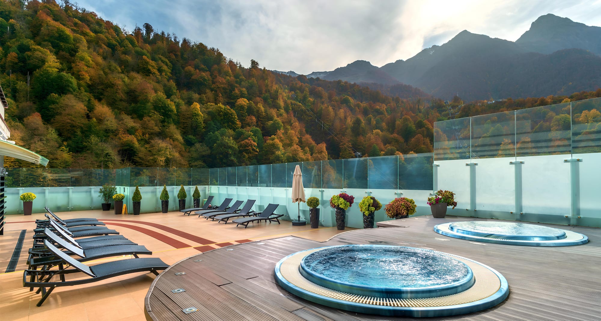 Radisson Hotel Rosa Khutor - Autumn terrace