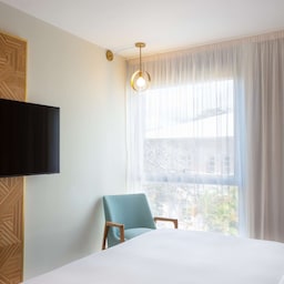 Radisson Hotel Saint Denis - Guest room details