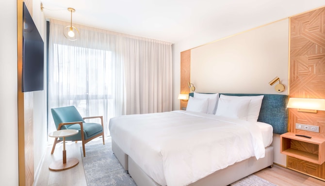 Radisson Hotel Saint Denis - Guest room