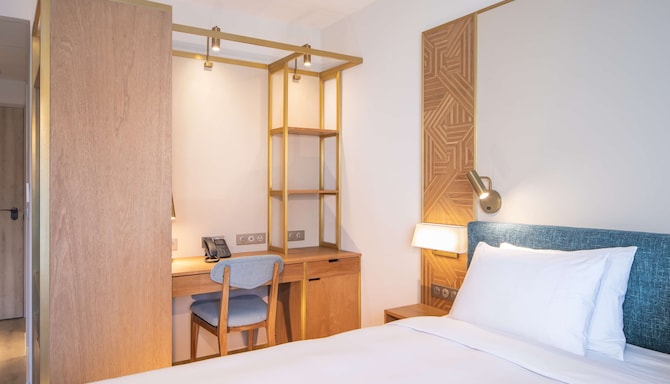 Radisson Hotel Saint Denis - Guest room