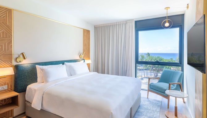 Radisson Hotel Saint Denis - Premium Room