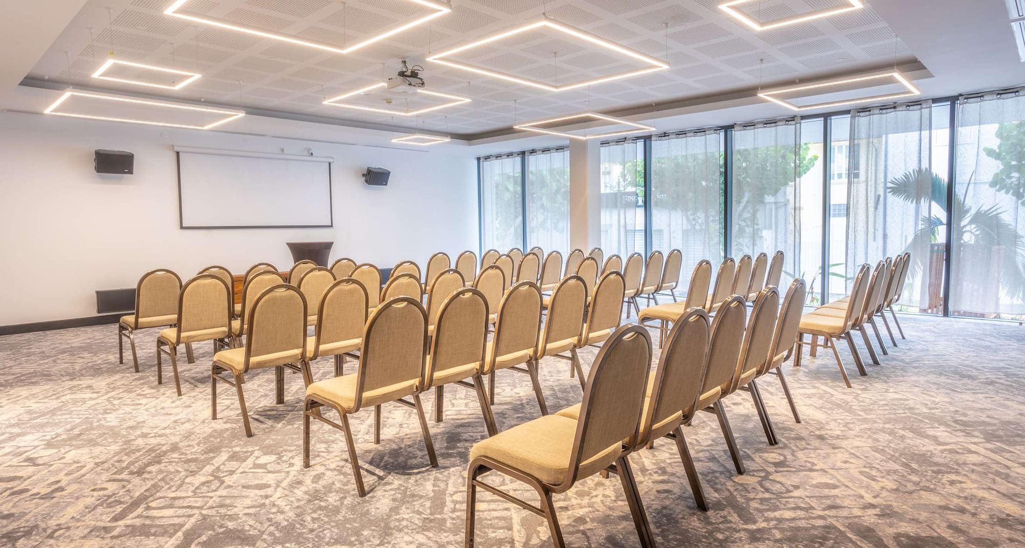 Radisson Hotel Saint Denis - Meeting room Sega