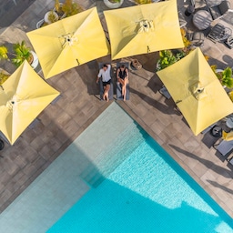 Radisson Hotel Saint Denis - The pool