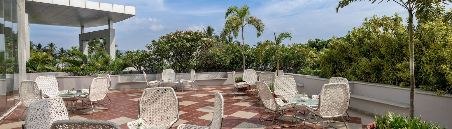 Radisson Hotel Salem - Majestic Hall Terrace