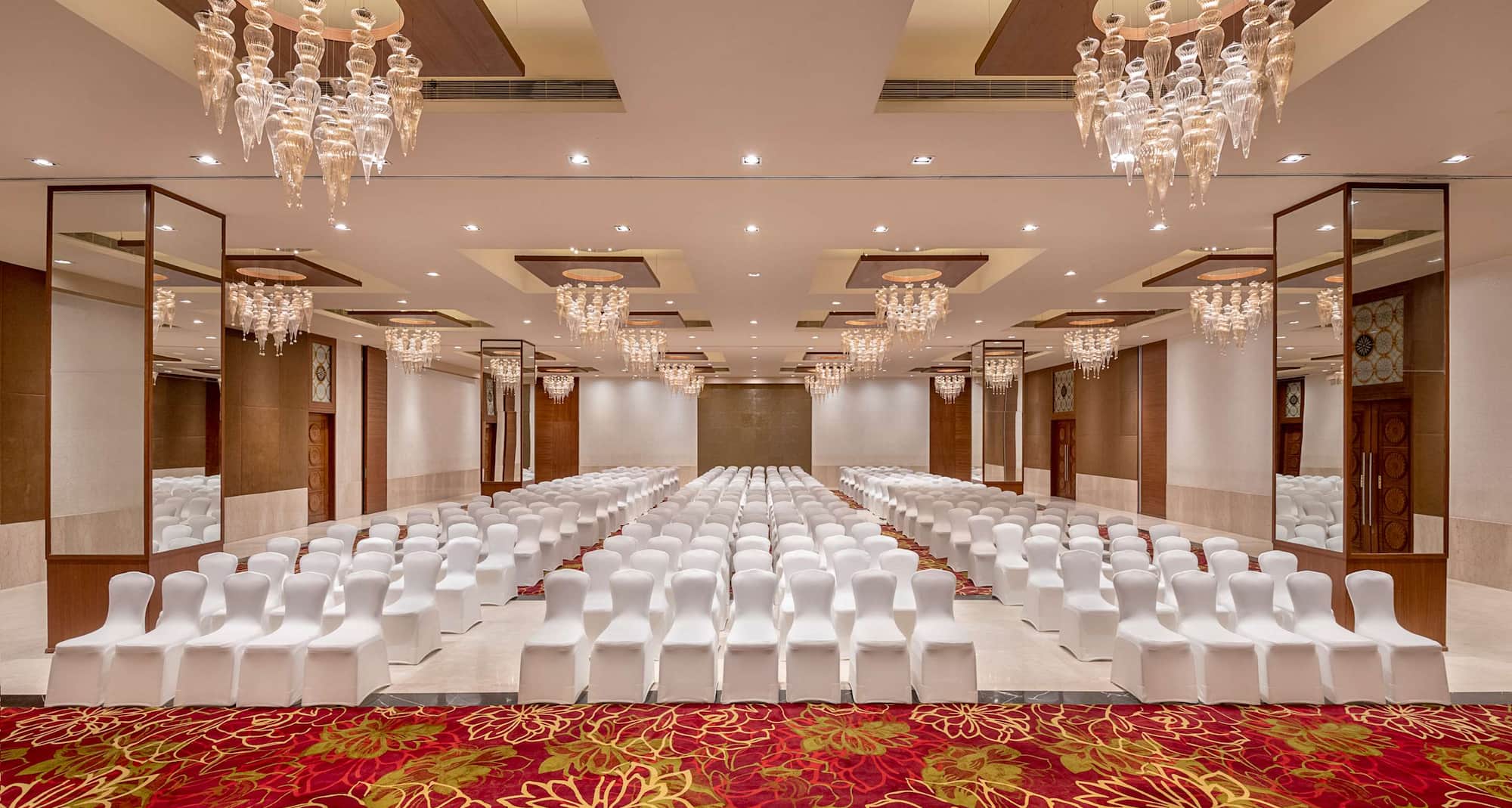 Radisson Hotel Salem - Grand ballroom theatre set-up