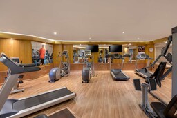 Radisson Hotel Salem - जिम