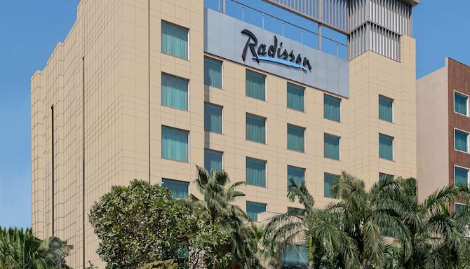 Radisson Hotel Sector 29 Gurugram - Facade