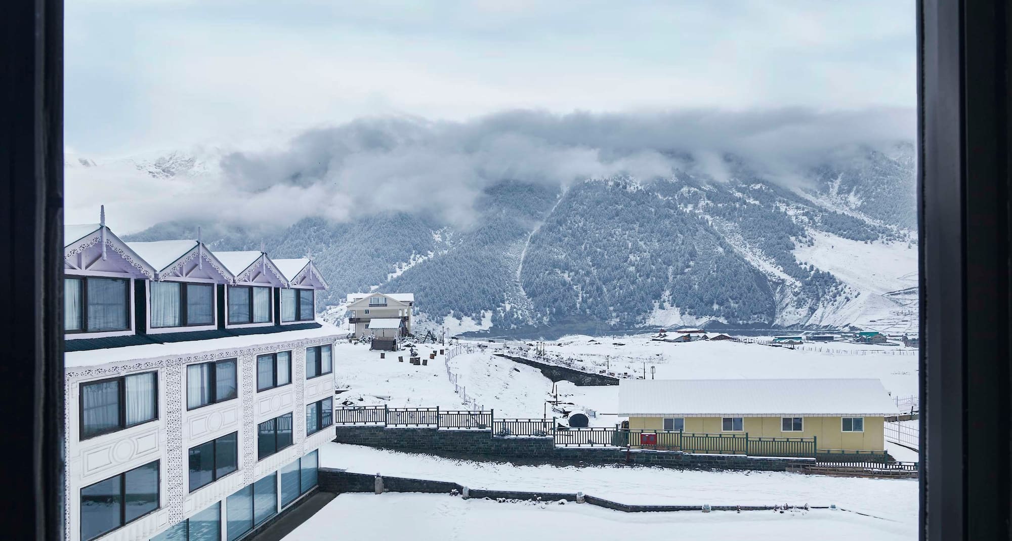 Radisson Hotel Sonamarg - Exterior view from window