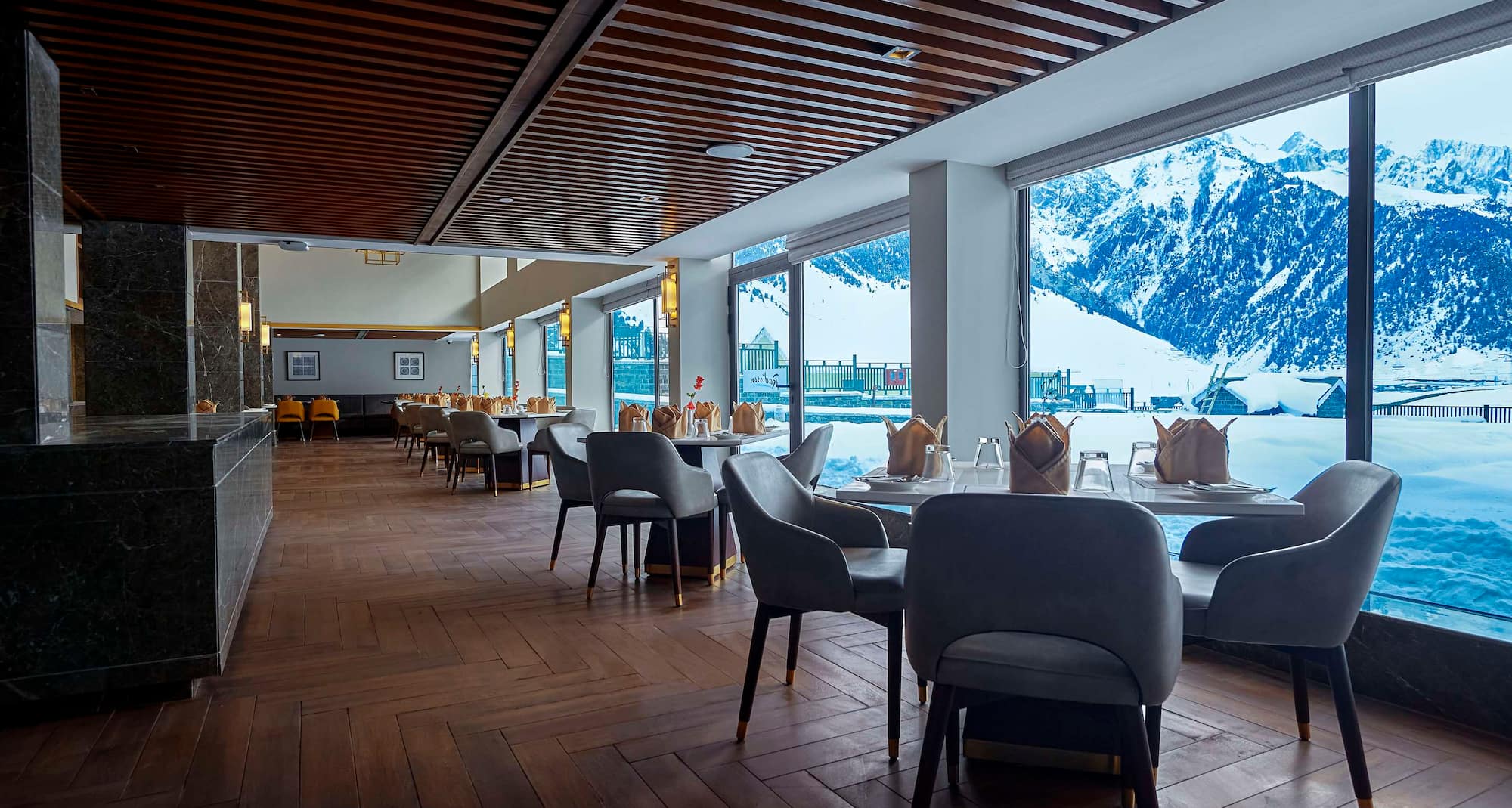 Radisson Hotel Sonamarg - Restaurant