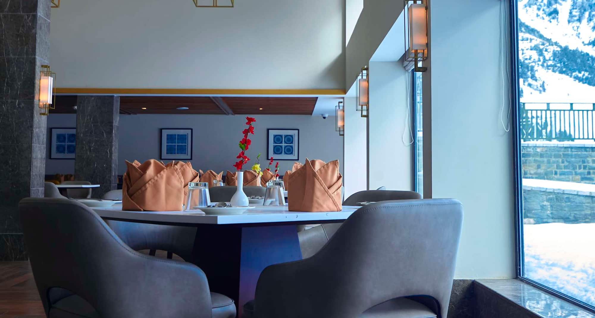 Radisson Hotel Sonamarg - Restaurant