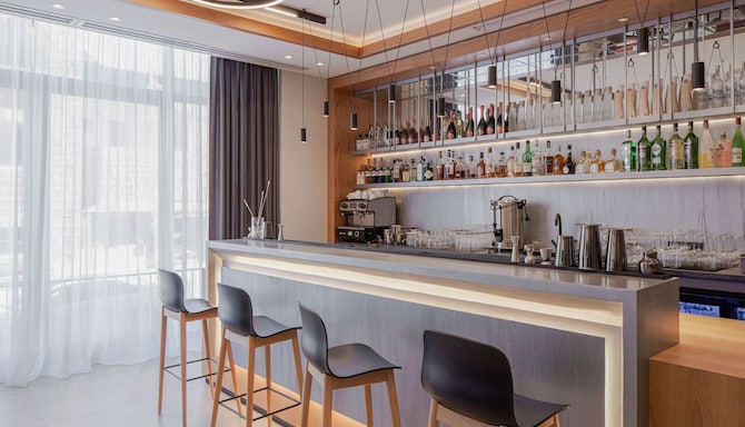 Radisson Hotel and Spa Gyumri - The Lobby Bar