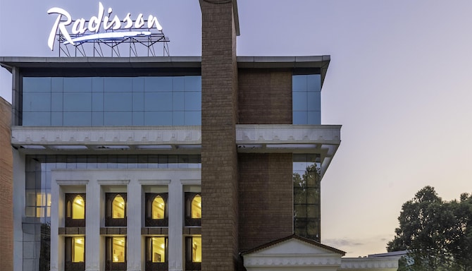 Radisson Hotel Srinagar - Facade