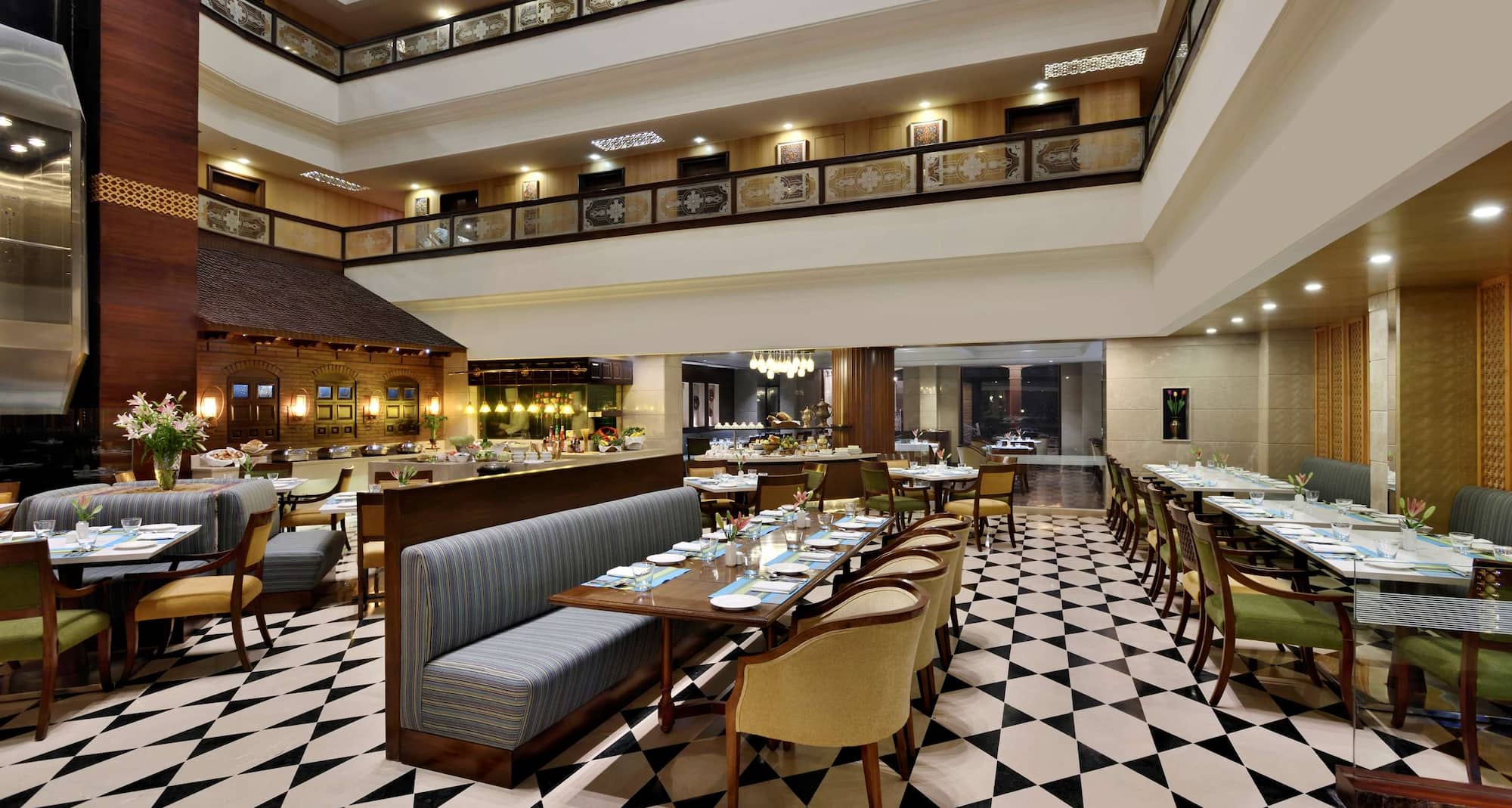 Radisson Hotel Srinagar - Café Tulip