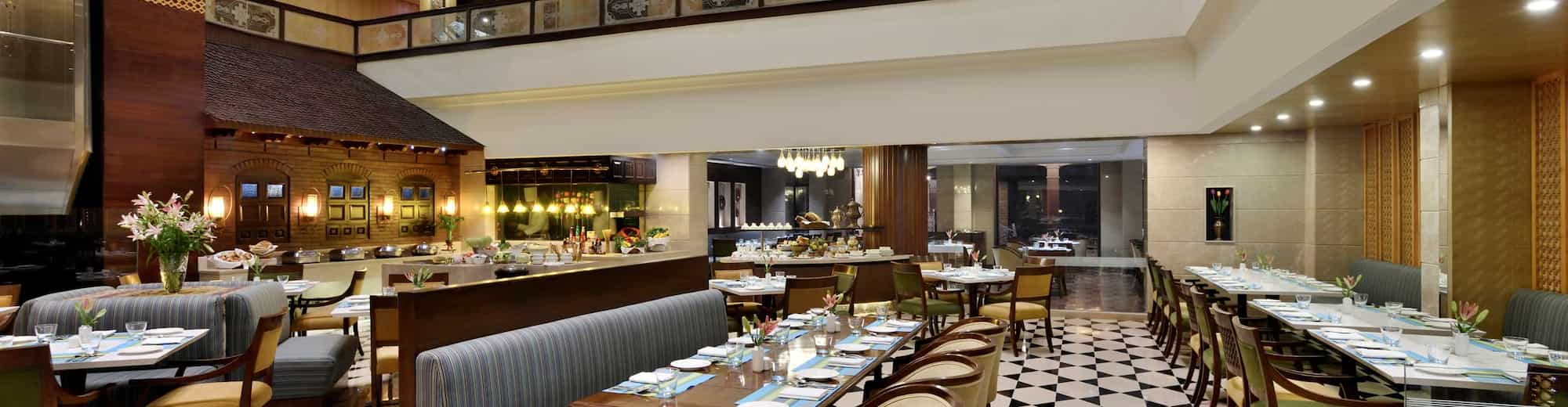 Radisson Hotel Srinagar - Café Tulip