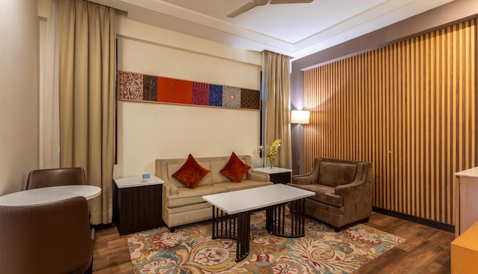 Radisson Hotel Srinagar - Junior Suite Living Area