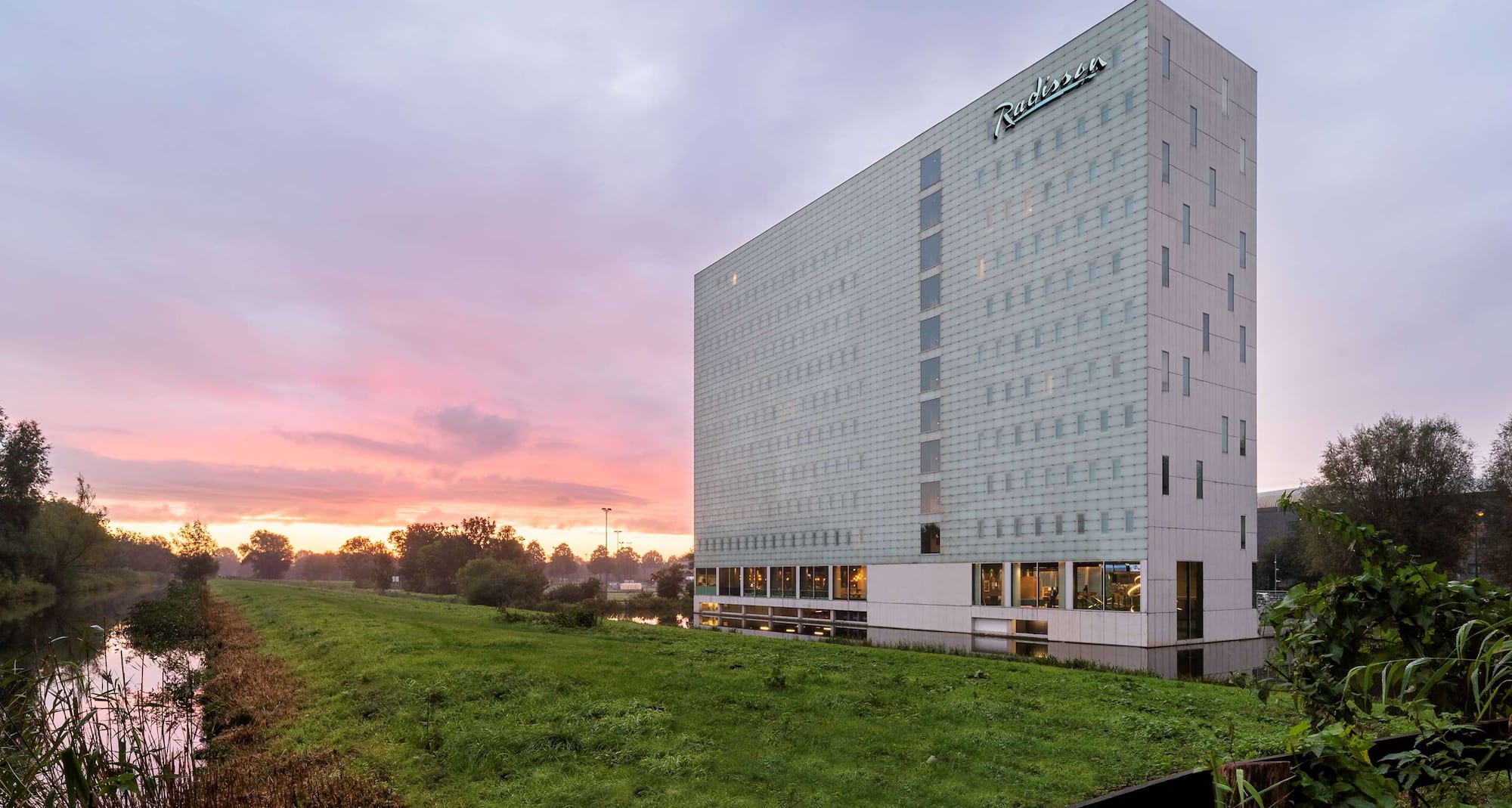 Radisson Hotel and Suites, Amsterdam South - Exterior
