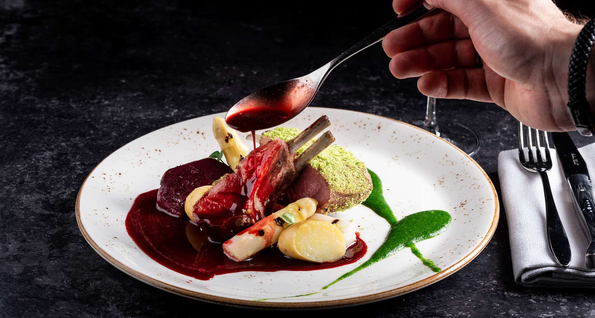 Radisson Hotel and Suites, Amsterdam South - Keuken and Bar Dinne