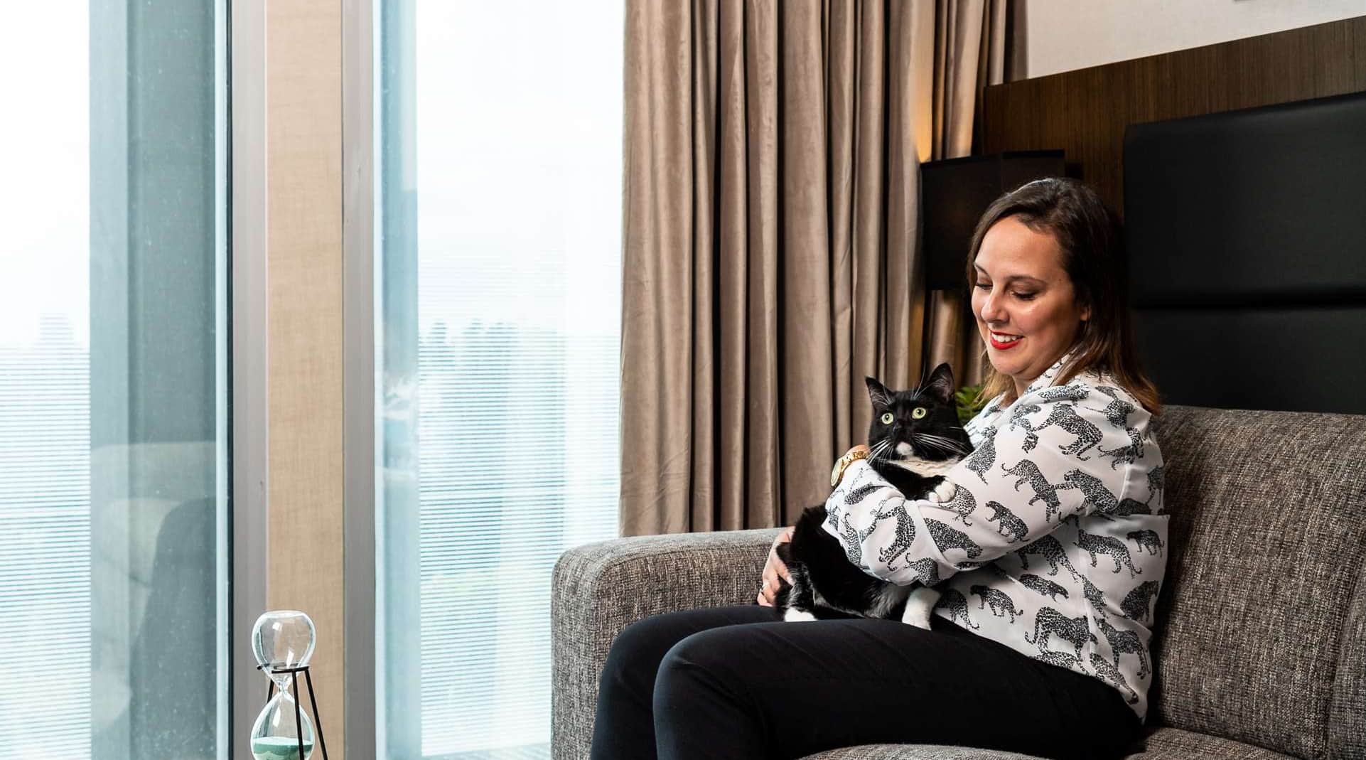 Radisson Hotel and Suites, Amsterdam South - Guest Room with pet