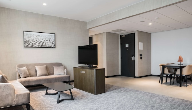 Radisson Hotel & Suites Amsterdam South - Superior Suite - Two Bedroom