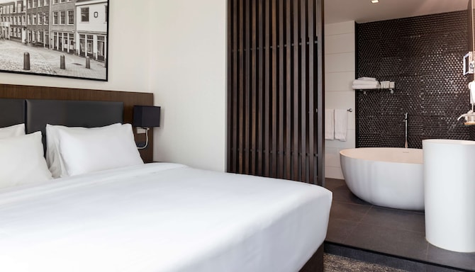 Radisson Hotel &amp; Suites Amsterdam South - Premium Studio Suite